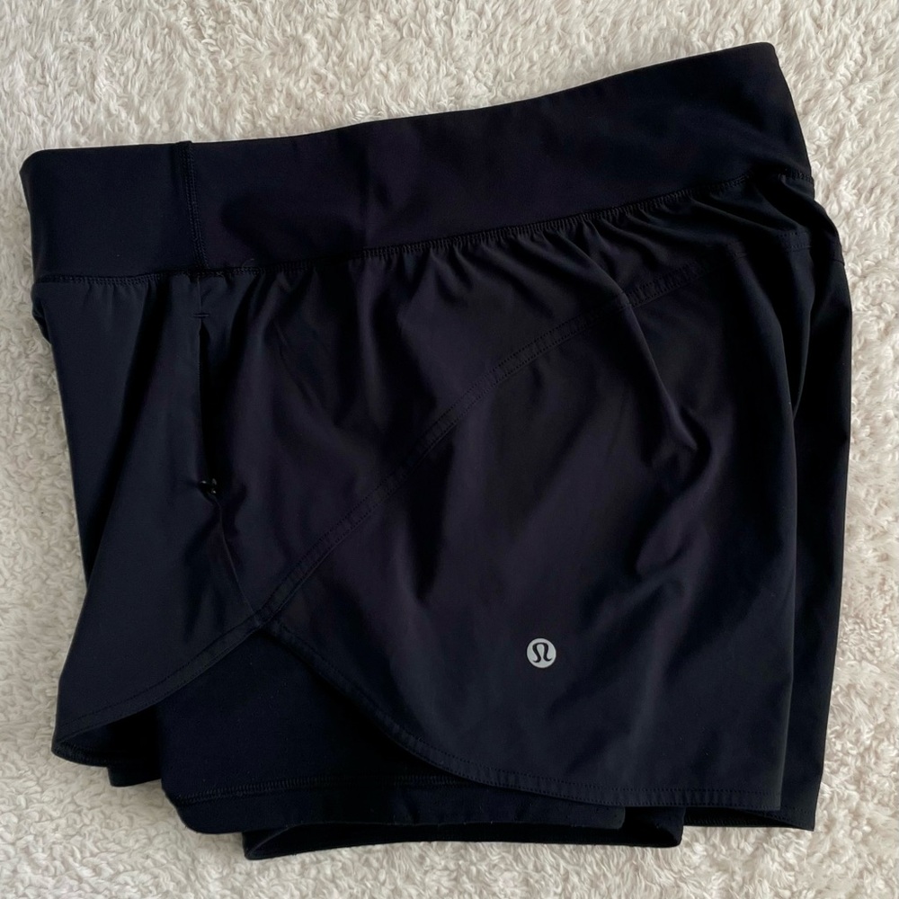 lululemon athletica Black Women's Athletic Shorts Squad Goals Size 6 Layered - Picture 8 of 12